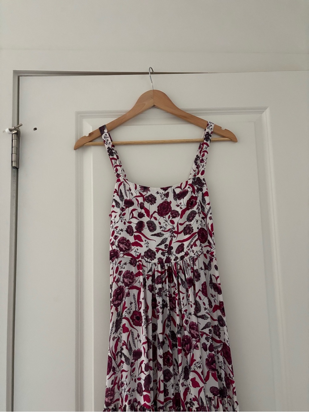 Alexis Zofia Berry Floral Smocked Tiered Crepe Maxi Dress Resortwear Medium - Picture 11 of 12